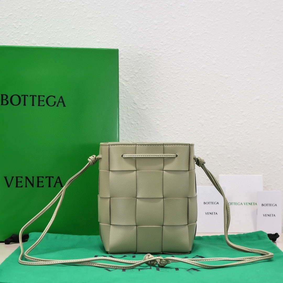 Bottega Veneta BV 680218 Small Cassette Cross-Body Bucket Matcha green - Default Title - View 2