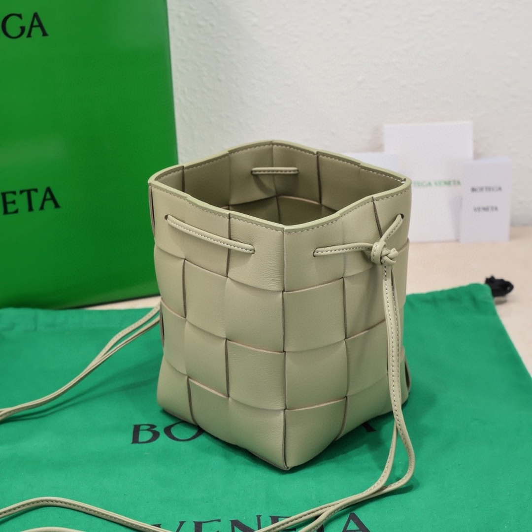 Bottega Veneta BV 680218 Small Cassette Cross-Body Bucket Matcha green - Default Title - View 5