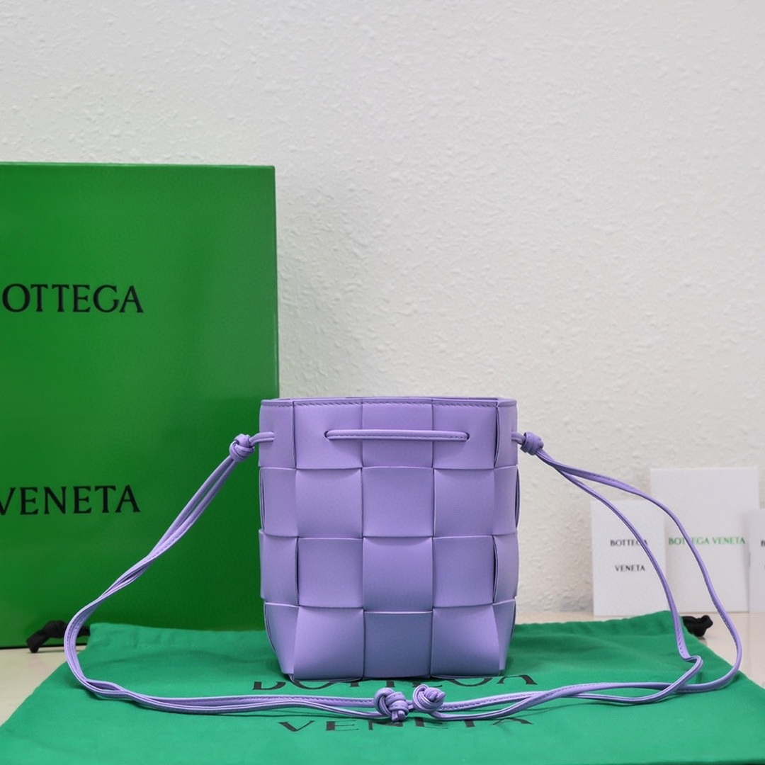 Bottega Veneta BV 680218 Small Cassette Cross-Body Bucket Purple - Default Title - View 1