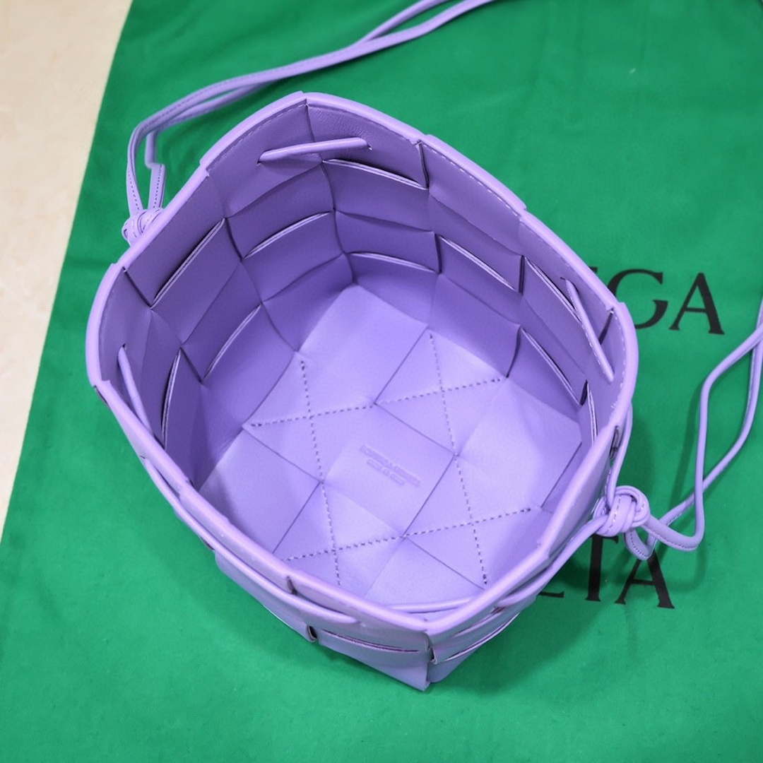 Bottega Veneta BV 680218 Small Cassette Cross-Body Bucket Purple - Default Title - View 7