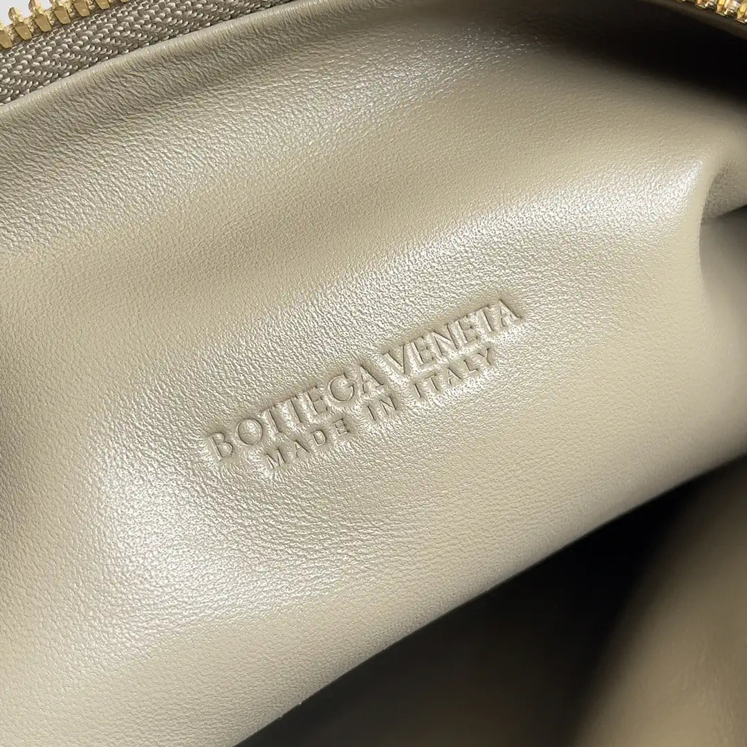 Bottega Veneta BV 690225 Small Jodie BV9113