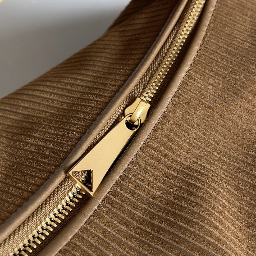Bottega Veneta BV 690225 Small Jodie BV9110