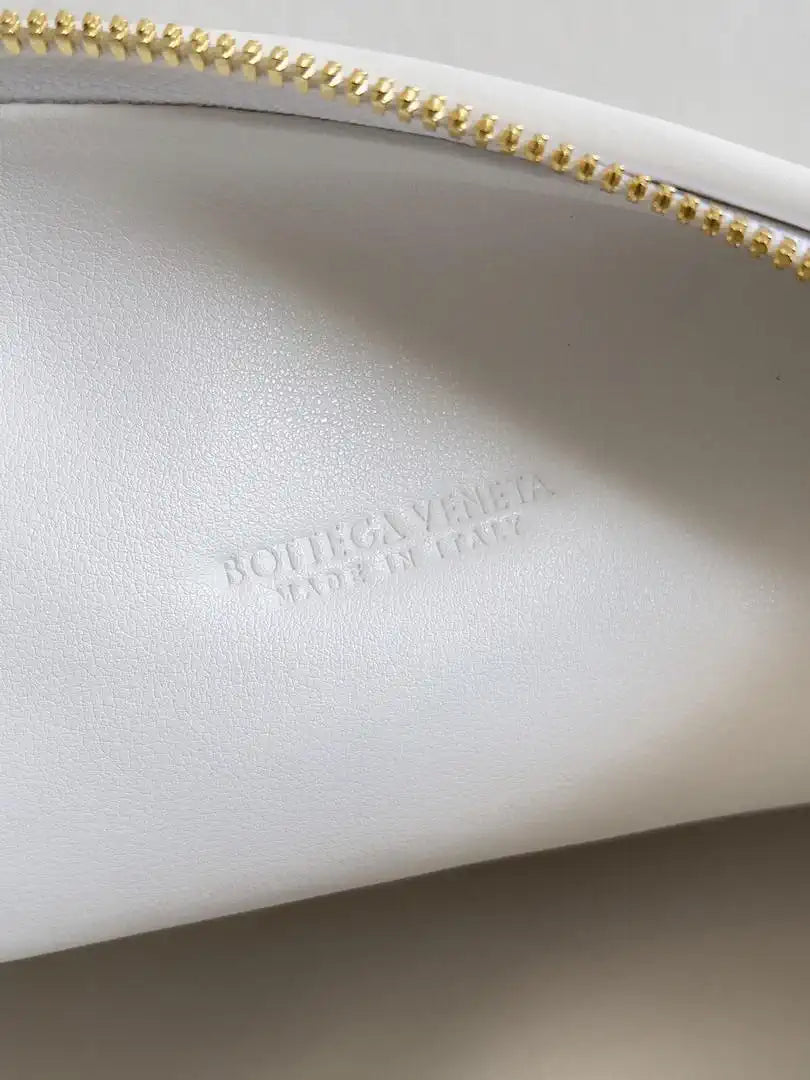 Bottega Veneta BV 690225 Small Jodie BV9131