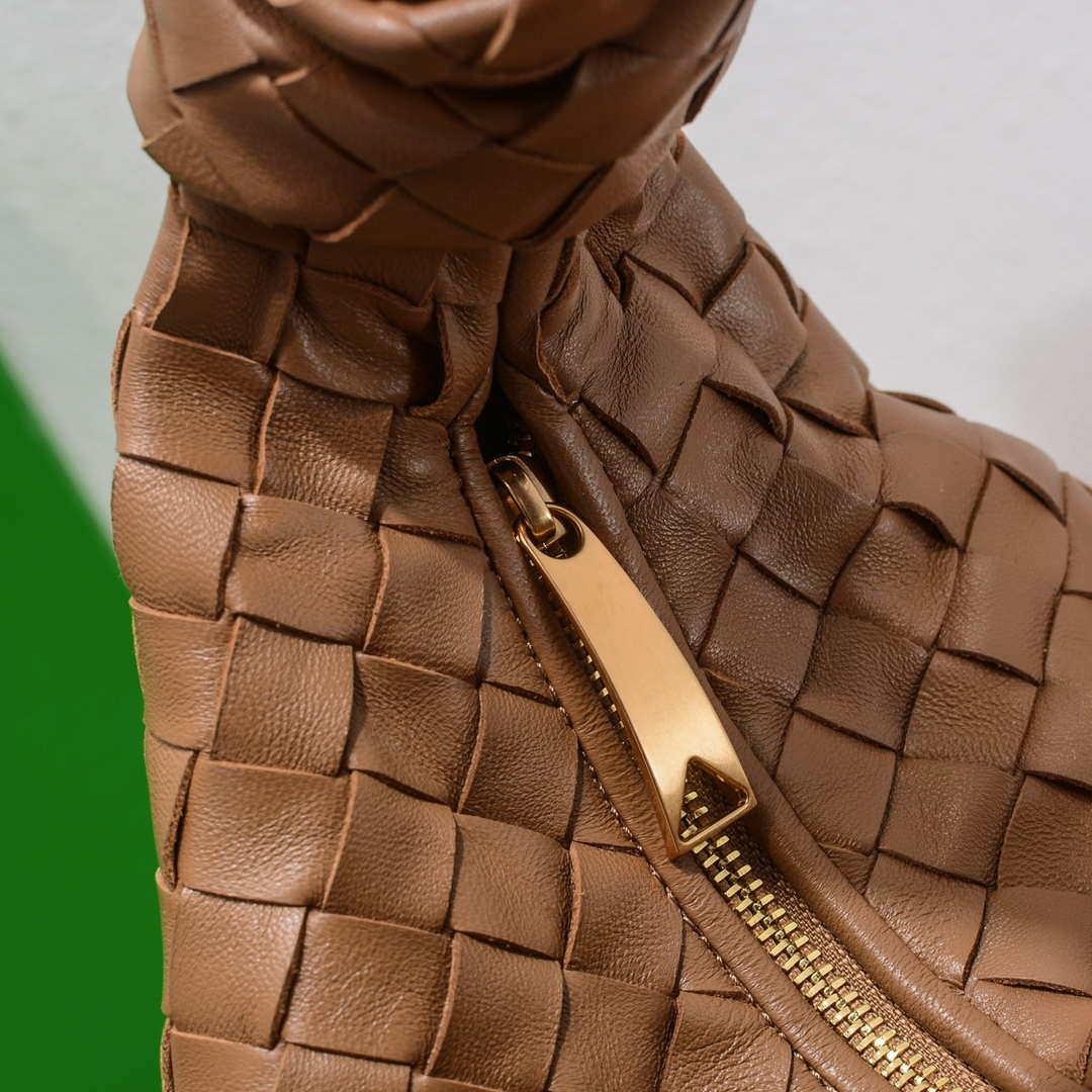 Bottega Veneta BV 690225 Teen Jodie intrecciato leather shoulder bag Brown - Default Title - View 5