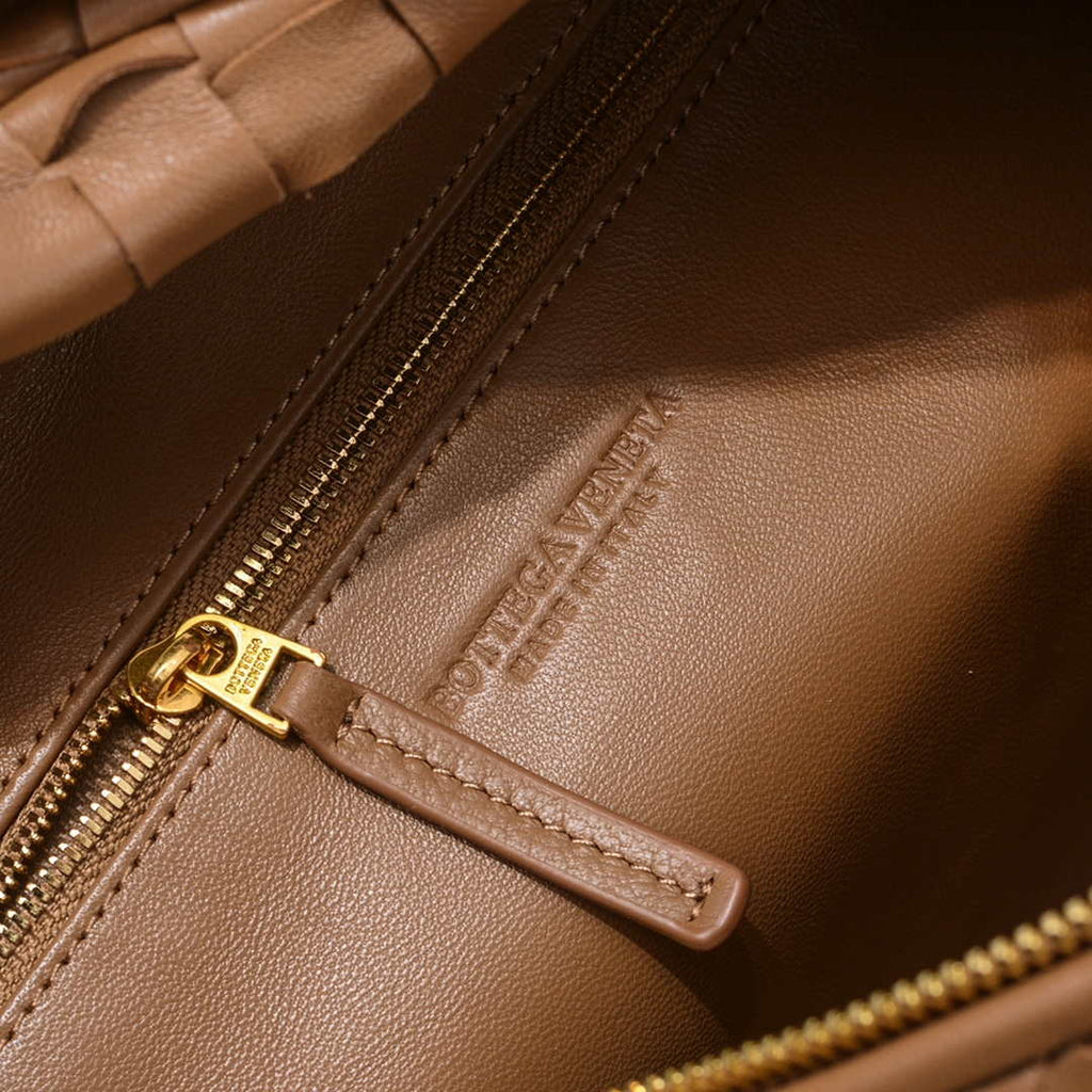 Bottega Veneta BV 690225 Teen Jodie intrecciato leather shoulder bag Brown