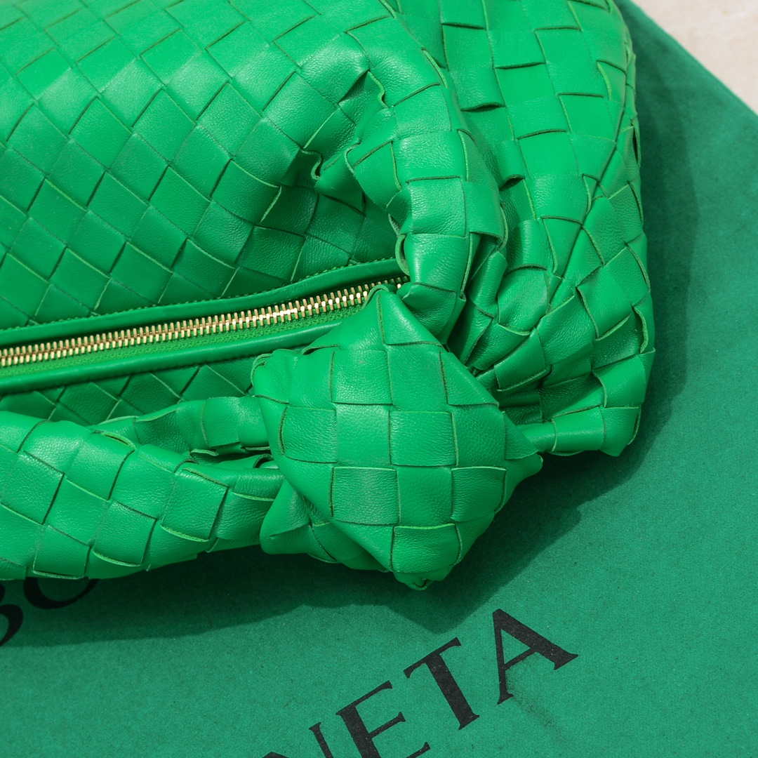 Bottega Veneta BV 690225 Teen Jodie intrecciato leather shoulder bag Green - Default Title - View 5