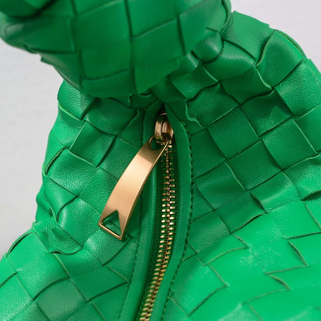 Bottega Veneta BV 690225 Teen Jodie intrecciato leather shoulder bag Green - Default Title - View 6