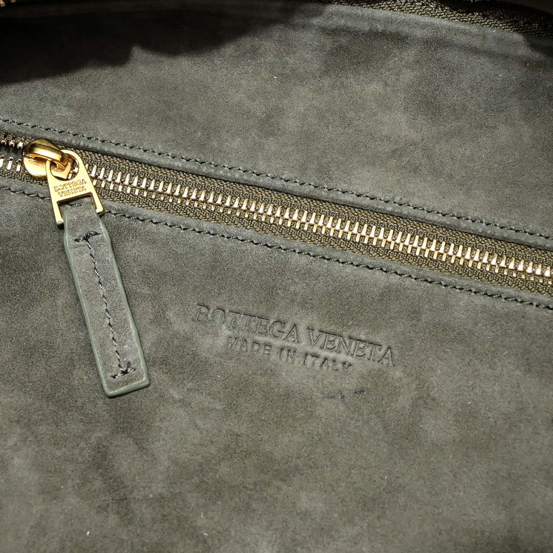 Bottega Veneta BV 690225 Teen Jodie intrecciato suede shoulder bag Dark Green