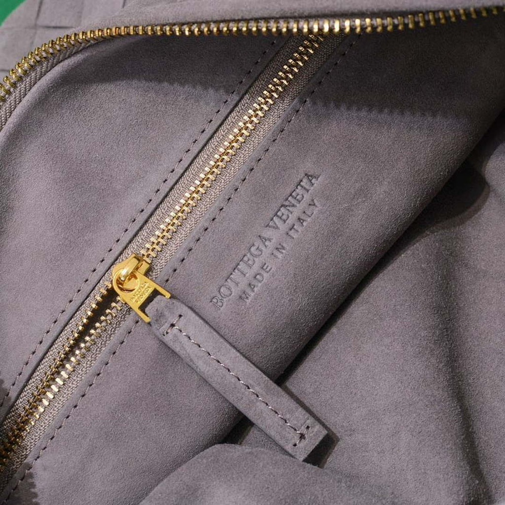 Bottega Veneta BV 690225 Teen Jodie intrecciato suede shoulder bag Drak Purple