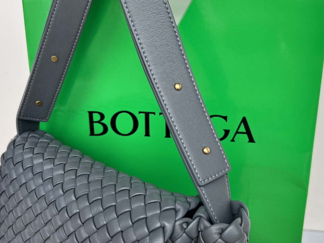 Bottega Veneta BV 709418 Small Cobble Shoulder Bag Dark Gray - Default Title - View 8