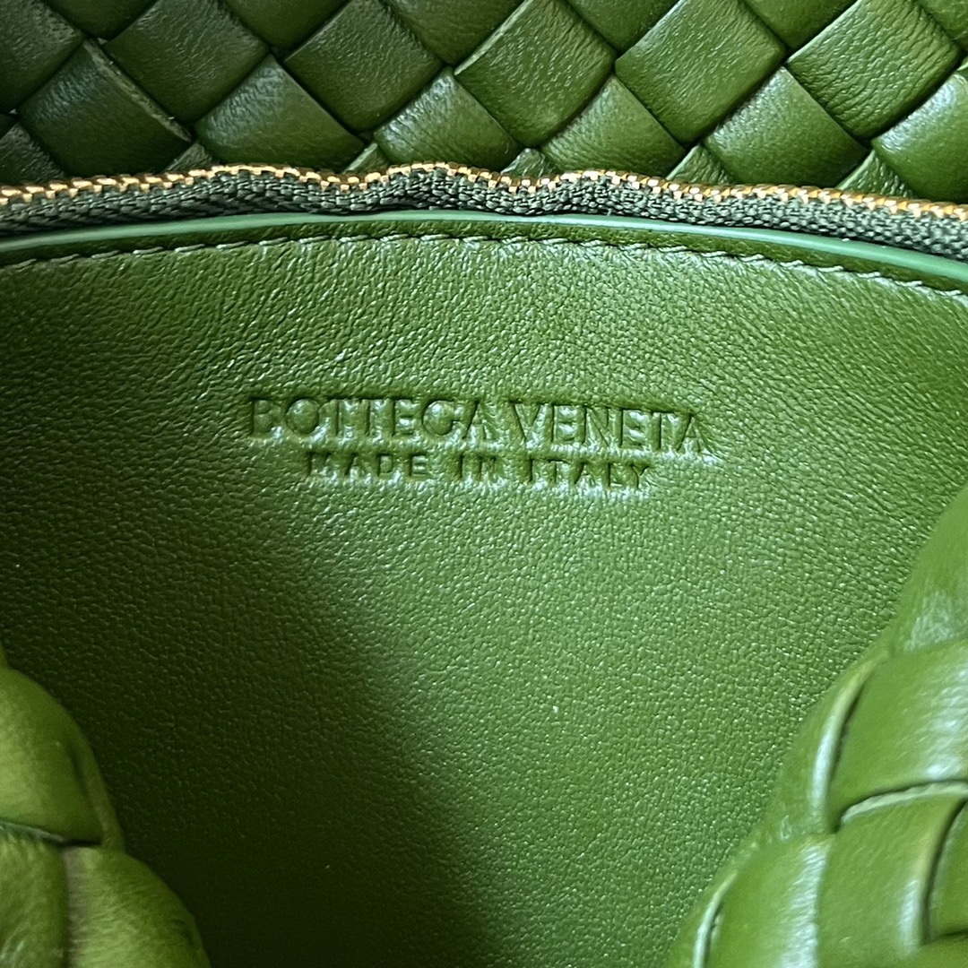 Bottega Veneta BV 709418 Small Cobble Shoulder Bag Green