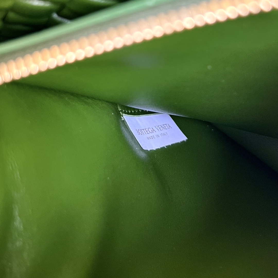 Bottega Veneta BV 709418 Small Cobble Shoulder Bag Green - Default Title - View 9
