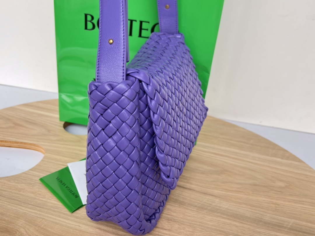Bottega Veneta BV 709418 Small Cobble Shoulder Bag Purple