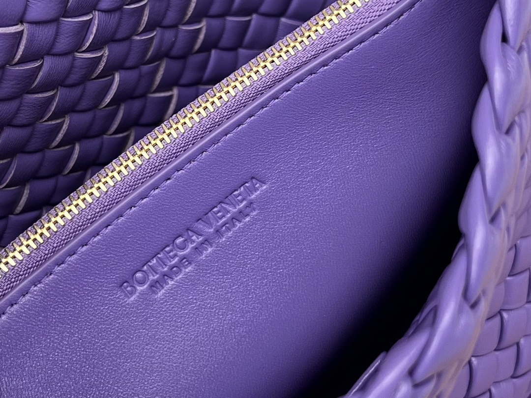 Bottega Veneta BV 709418 Small Cobble Shoulder Bag Purple