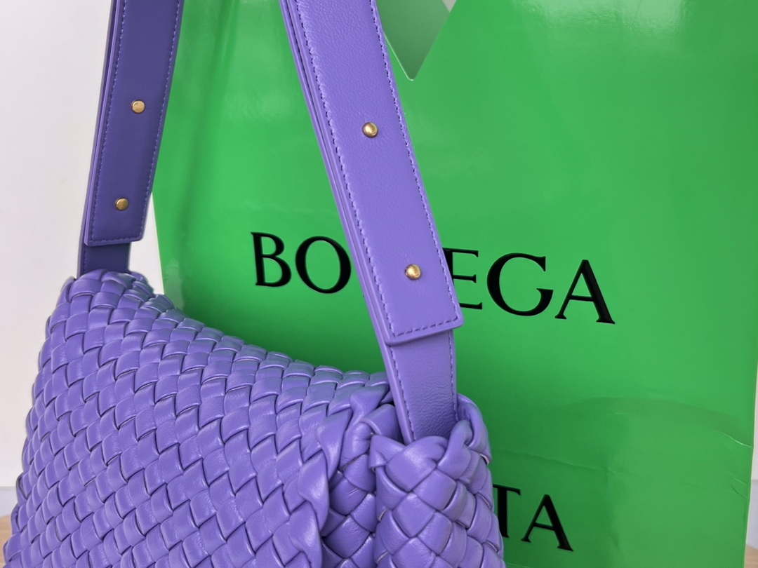 Bottega Veneta BV 709418 Small Cobble Shoulder Bag Purple