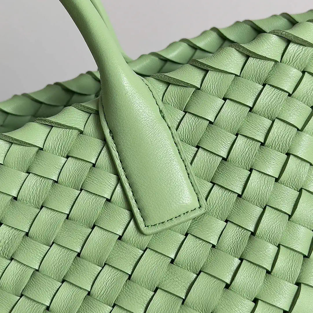 Bottega Veneta BV 709464V1OW18425 Mini Cabat Bag BV80030