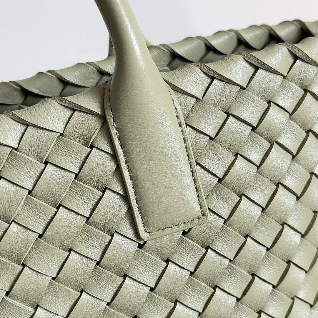 Bottega Veneta BV 709464V1OW18425 Mini Cabat Bag BV80017