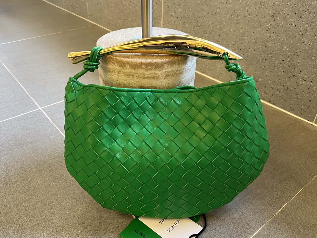 Bottega Veneta BV 716082 Sardine Green - Default Title - View 1