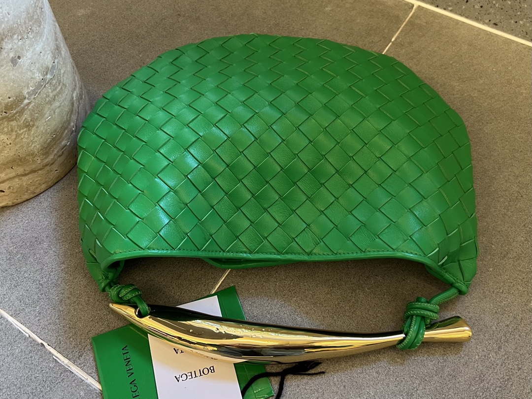 Bottega Veneta BV 716082 Sardine Green - Default Title - View 2