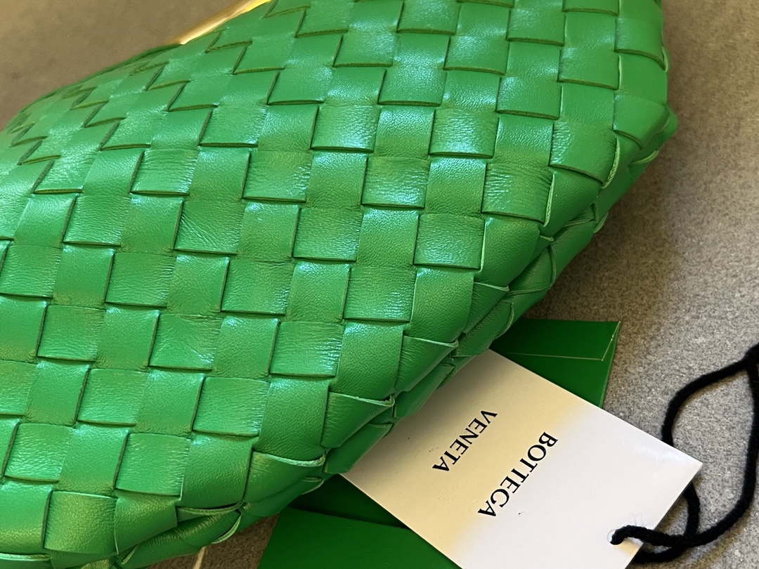Bottega Veneta BV 716082 Sardine Green