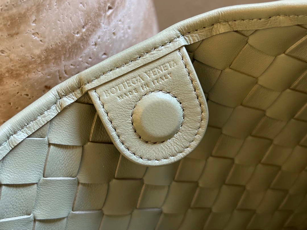 Bottega Veneta BV 716082 Sardine Travertine