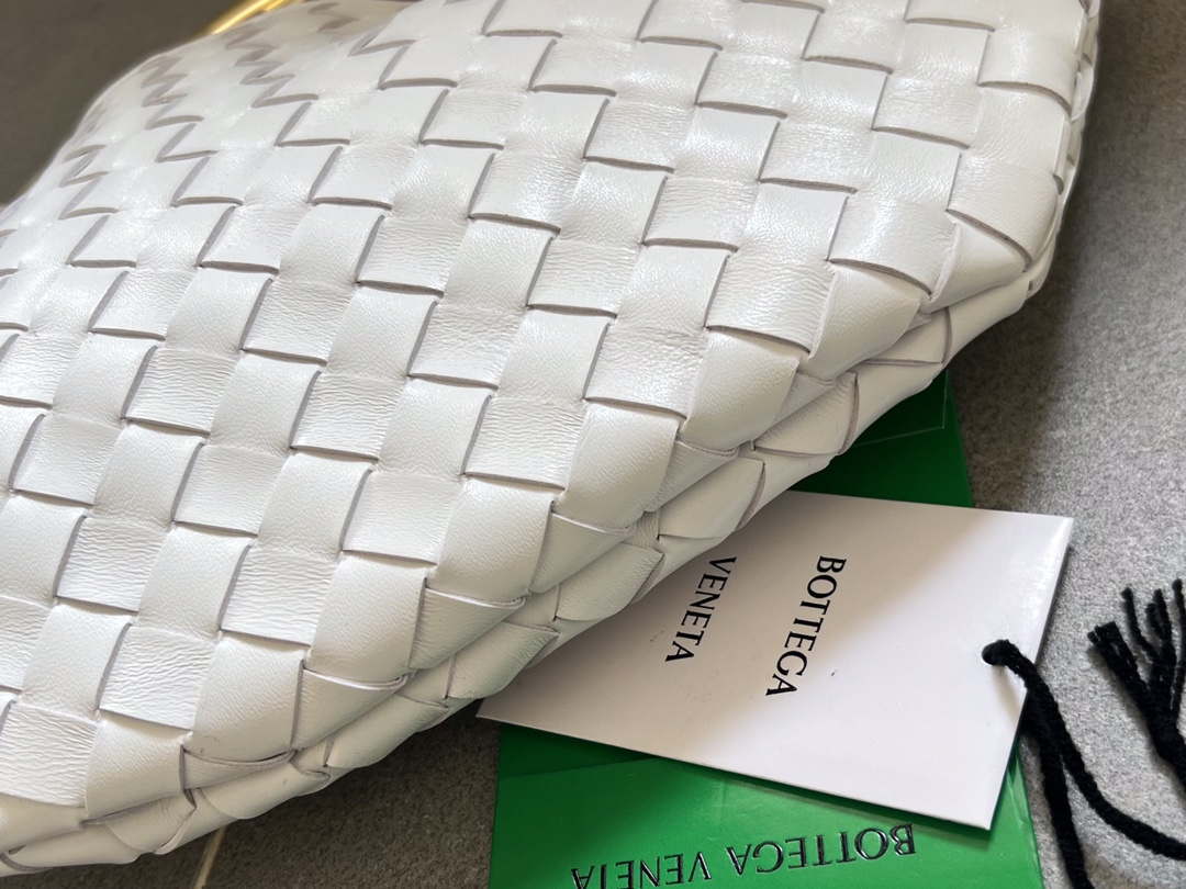 Bottega Veneta BV 716082 Sardine White