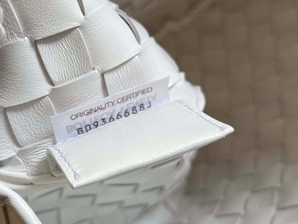 Bottega Veneta BV 716082 Sardine White