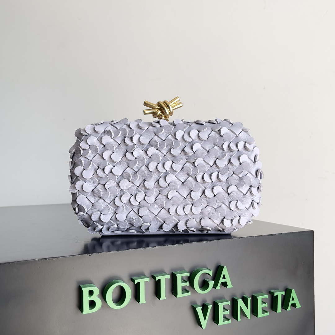 Bottega Veneta BV 717622 Knot BV10102
