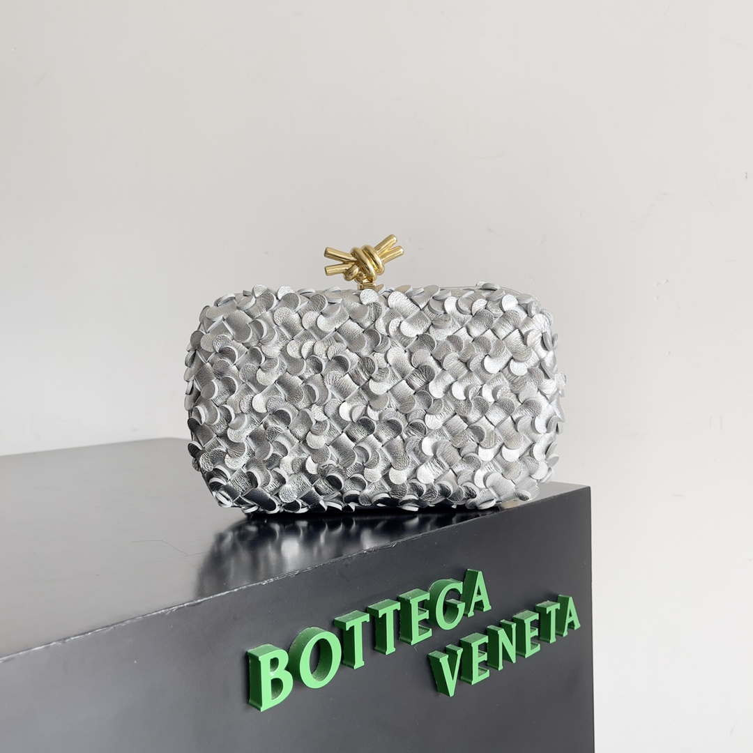 Bottega Veneta BV 717622 Knot BV10103