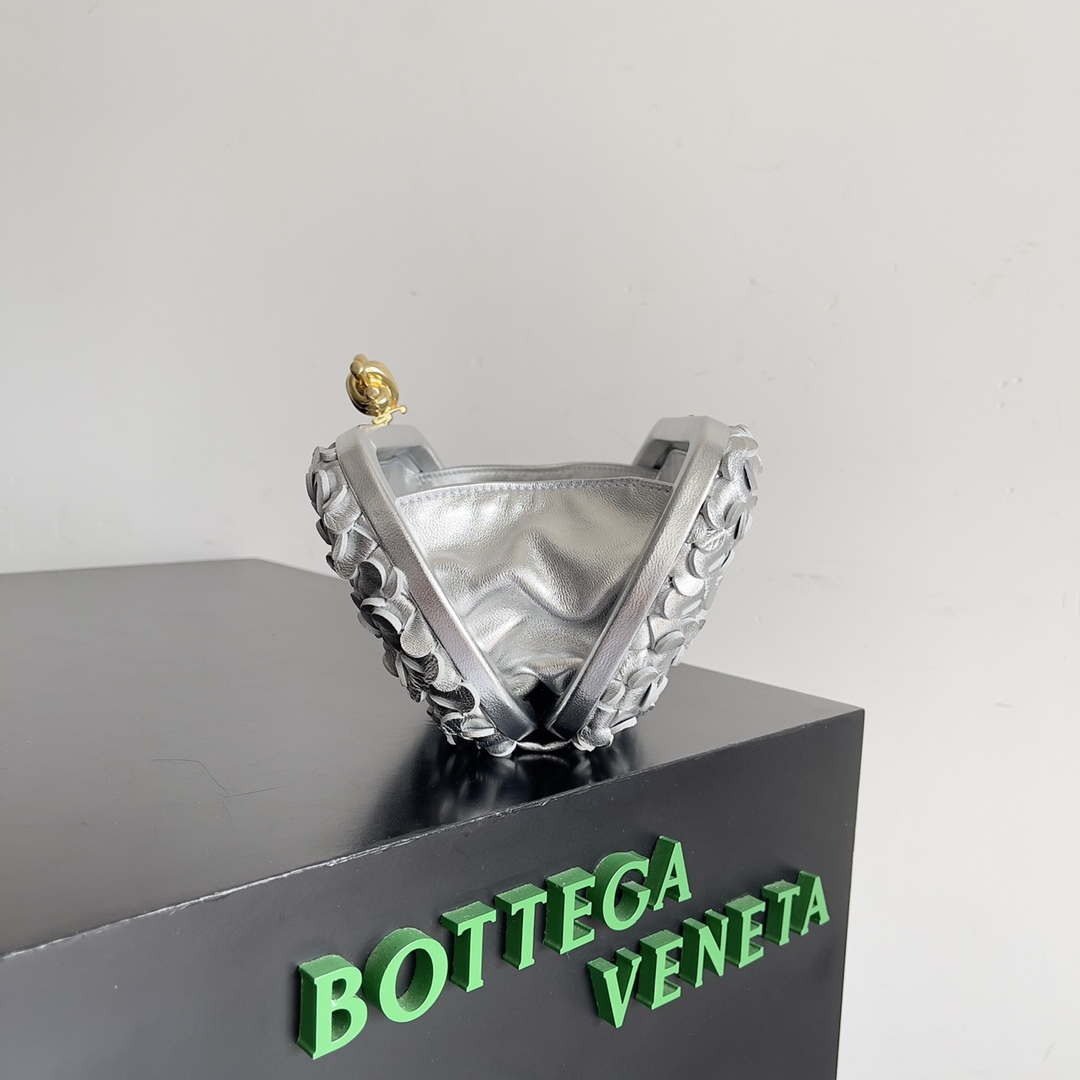 Bottega Veneta BV 717622 Knot BV10103