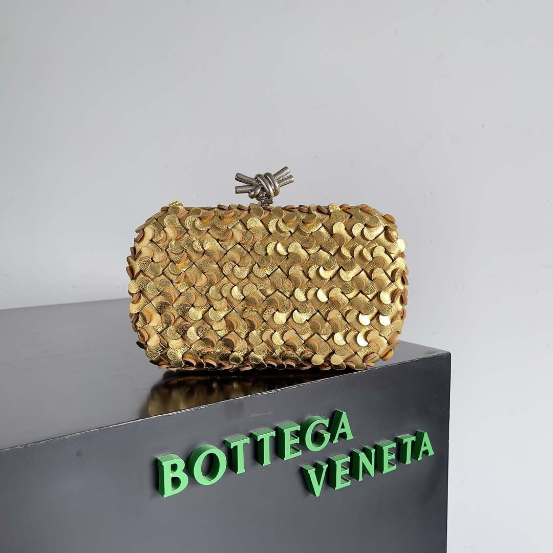 Bottega Veneta BV 717622 Knot BV10104