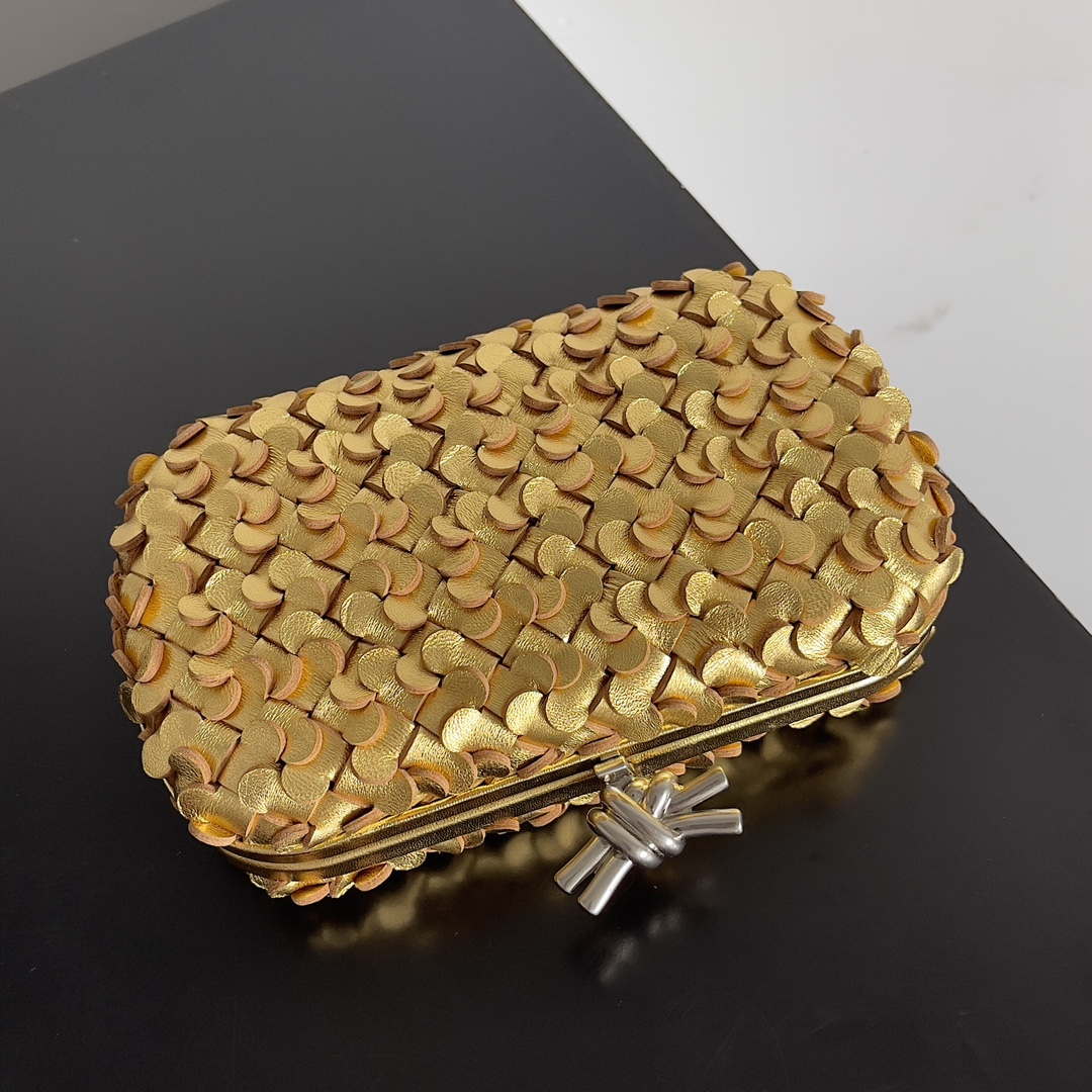 Bottega Veneta BV 717622 Knot BV10104
