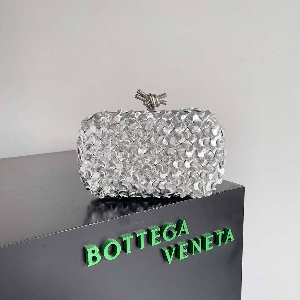 Bottega Veneta BV 717622 Knot BV10105
