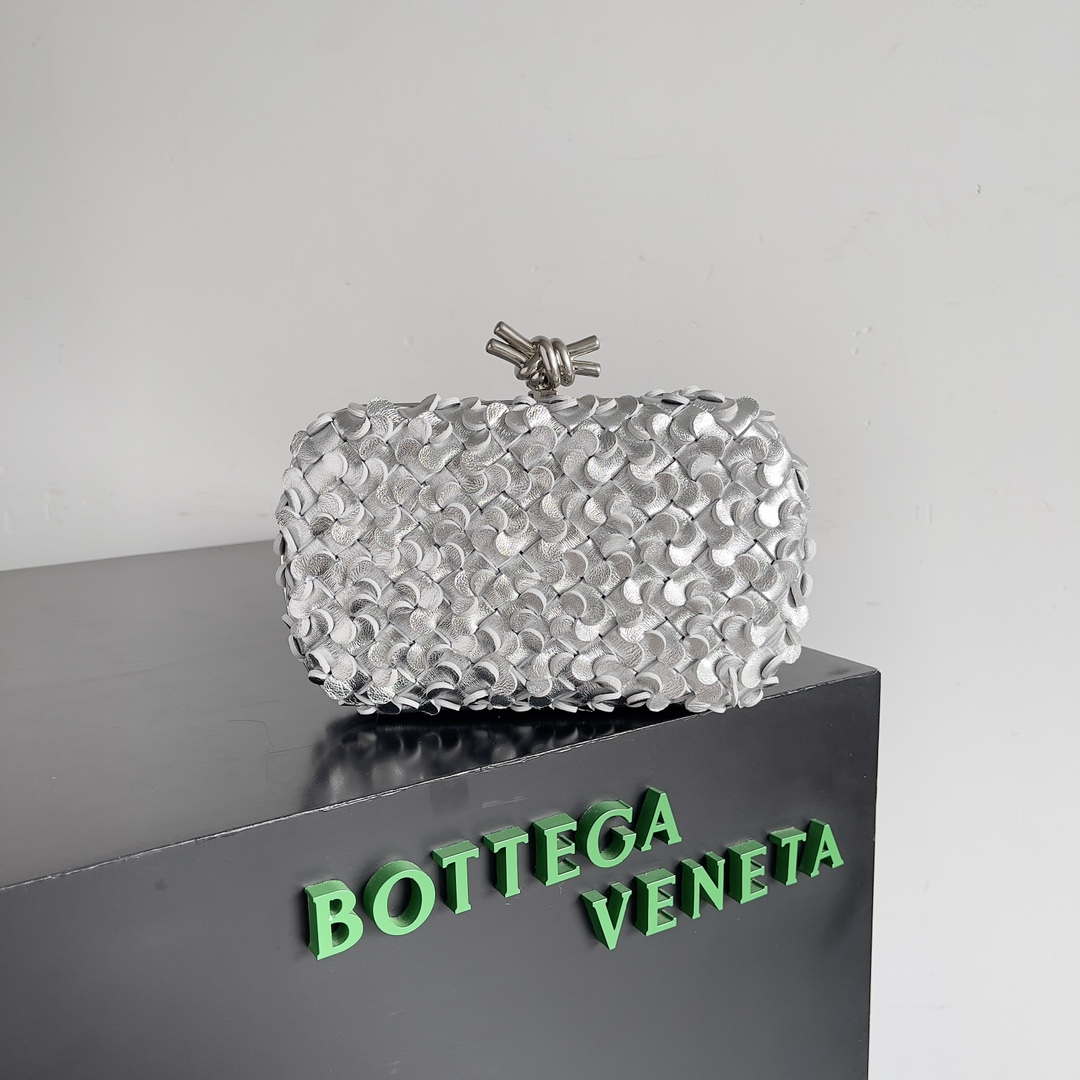 Bottega Veneta BV 717622 Knot BV10105 - Default Title - View 1