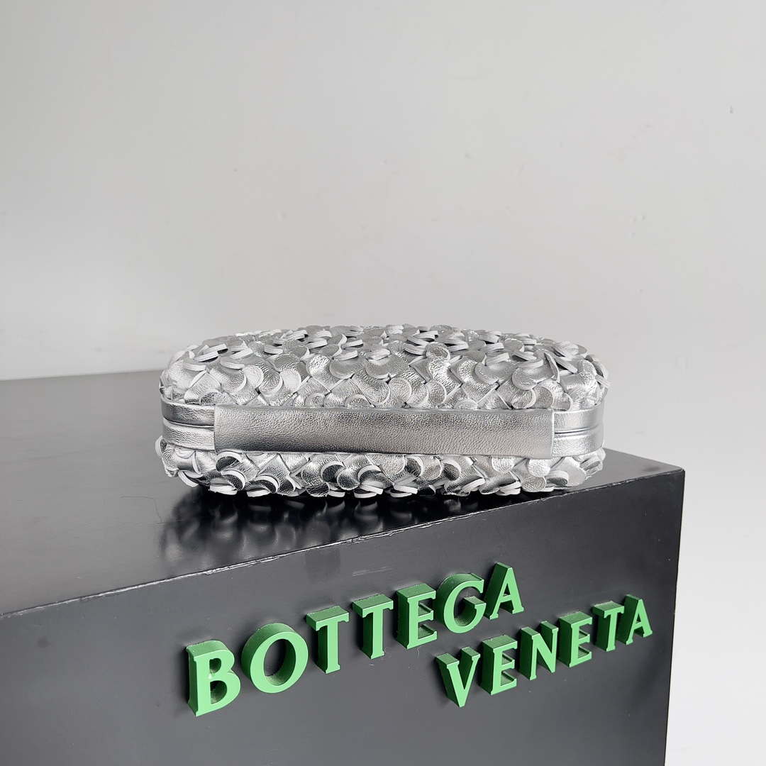 Bottega Veneta BV 717622 Knot BV10105