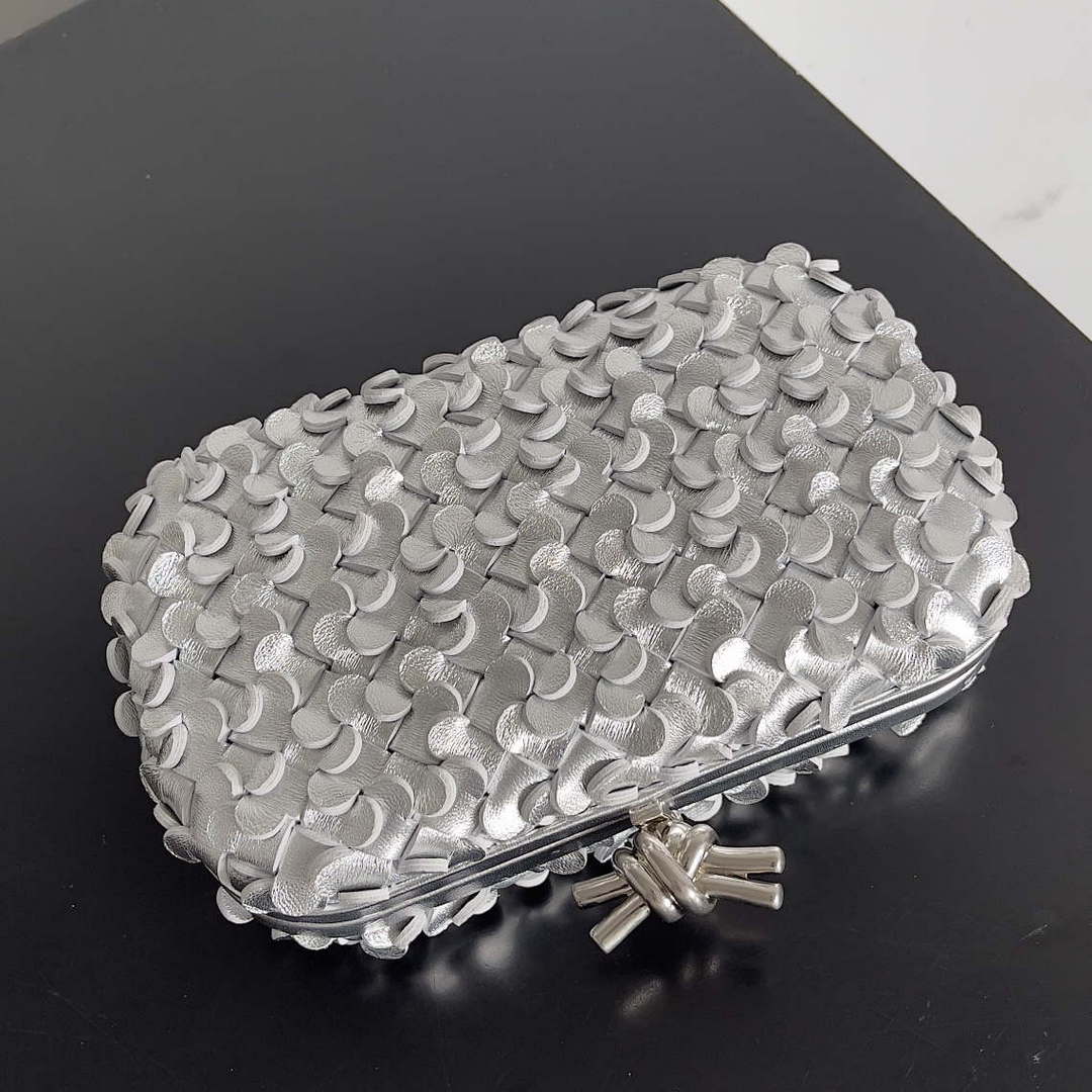 Bottega Veneta BV 717622 Knot BV10105
