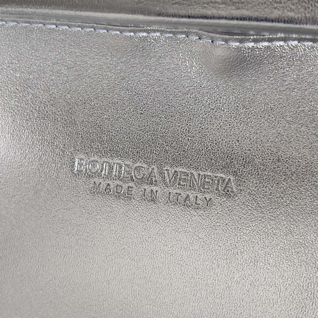 Bottega Veneta BV 717622 Knot BV10105