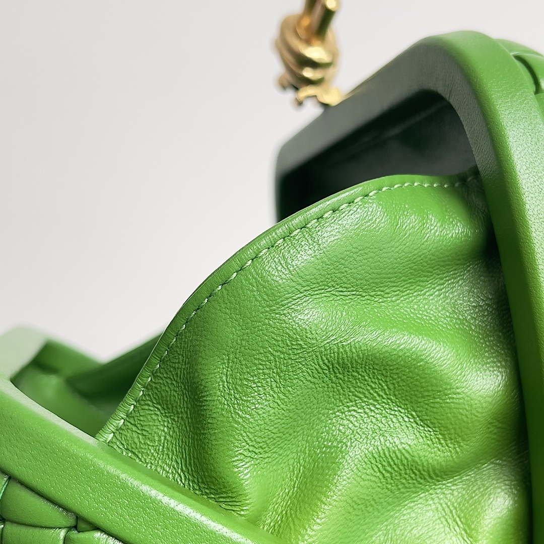 Bottega Veneta BV 717622 Knot Green BV10090