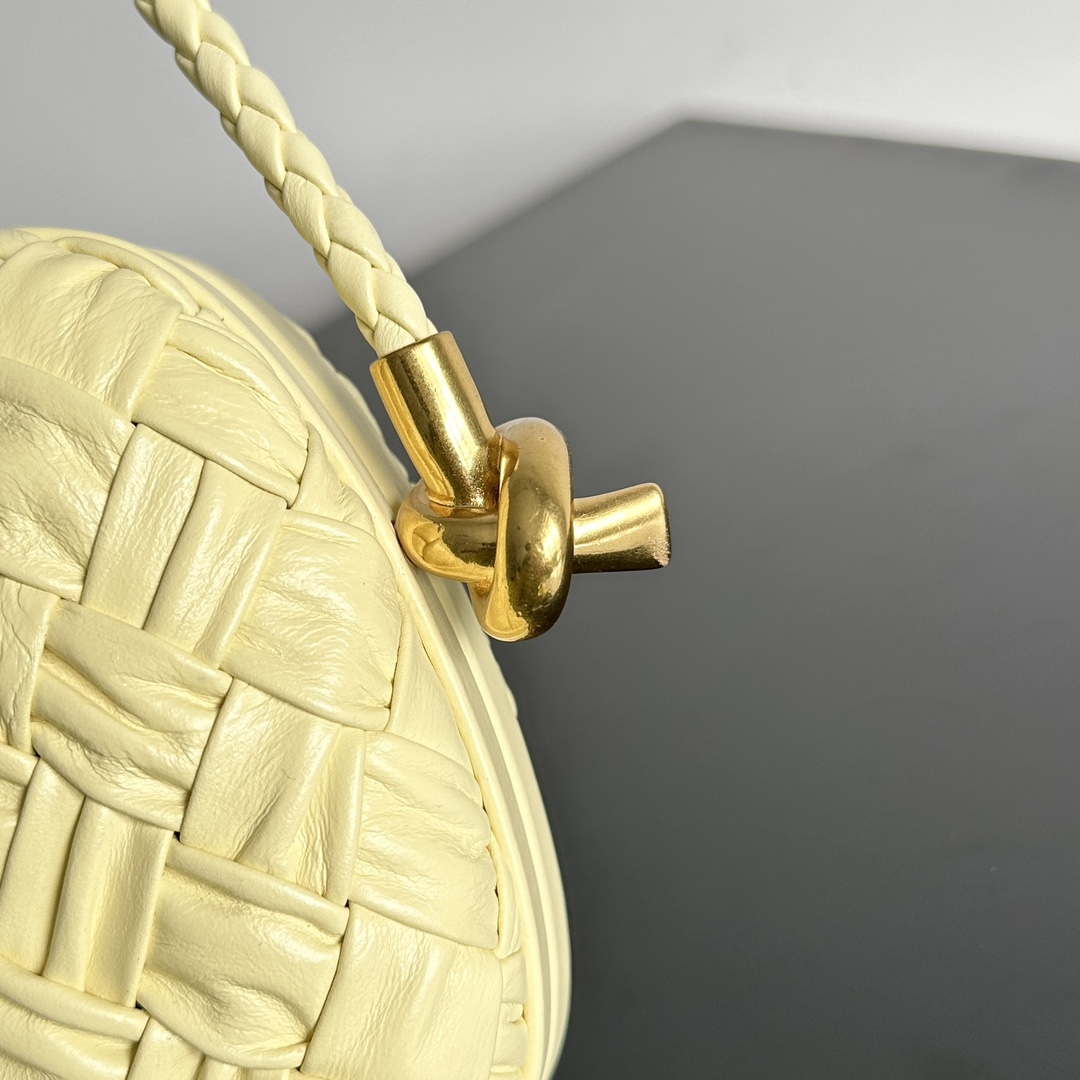 Bottega Veneta BV 717623 Knot Small Handbag With Strap BV10110