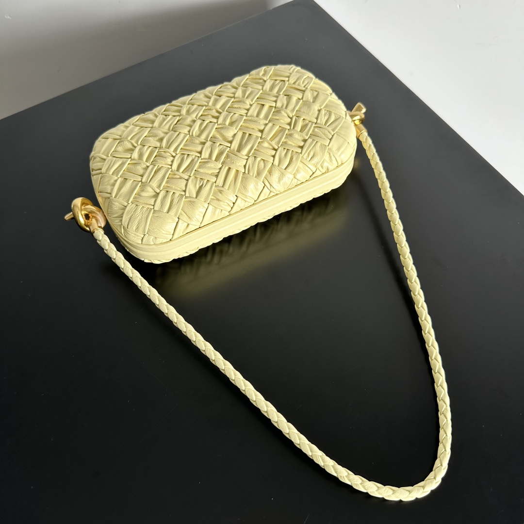 Bottega Veneta BV 717623 Knot Small Handbag With Strap BV10110