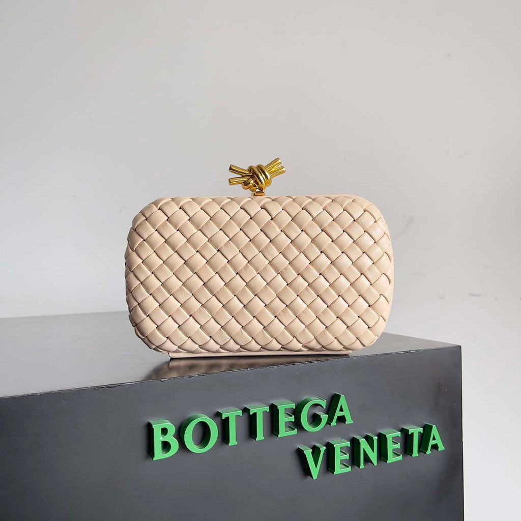Bottega Veneta BV 717622 Knot BV10100