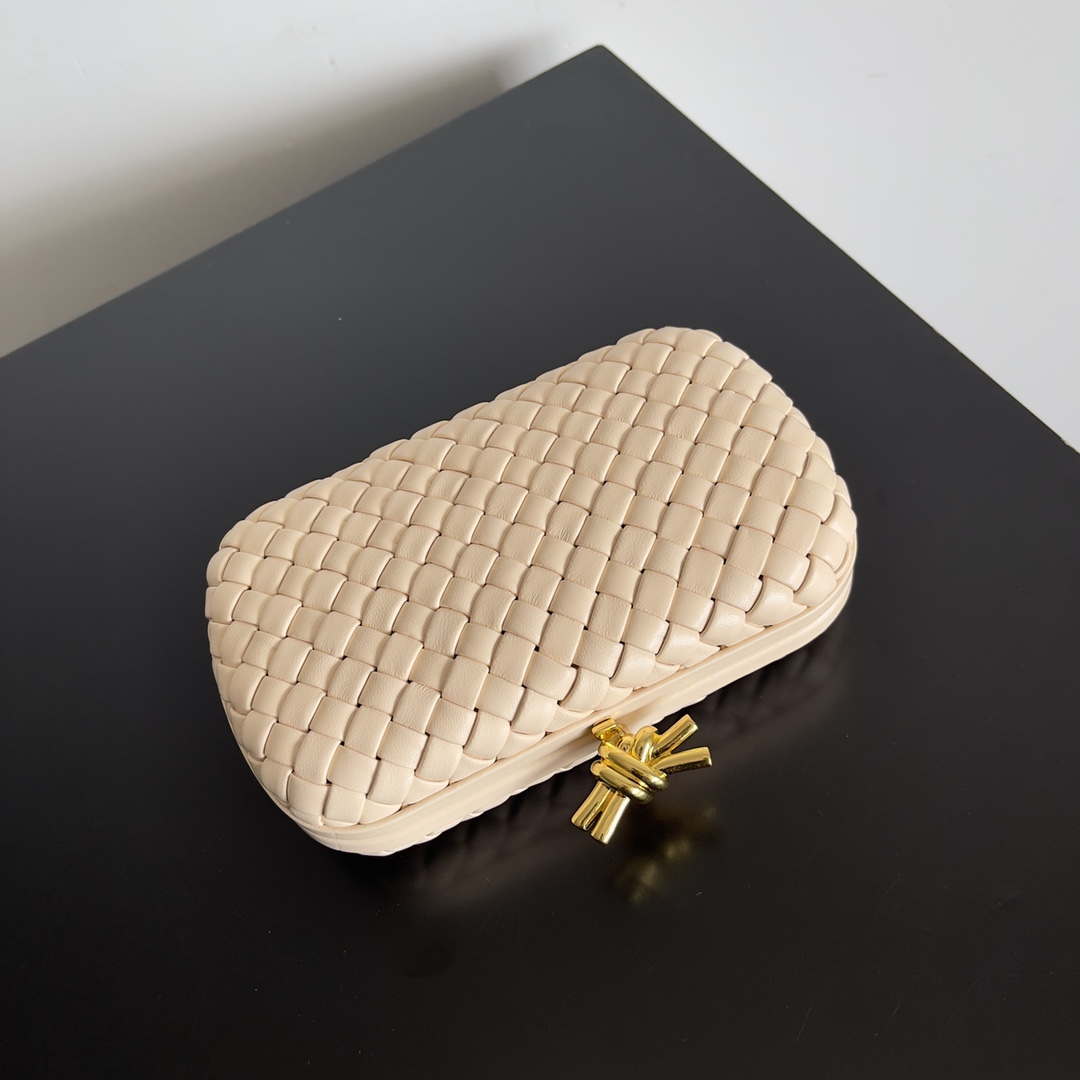 Bottega Veneta BV 717622 Knot BV10100