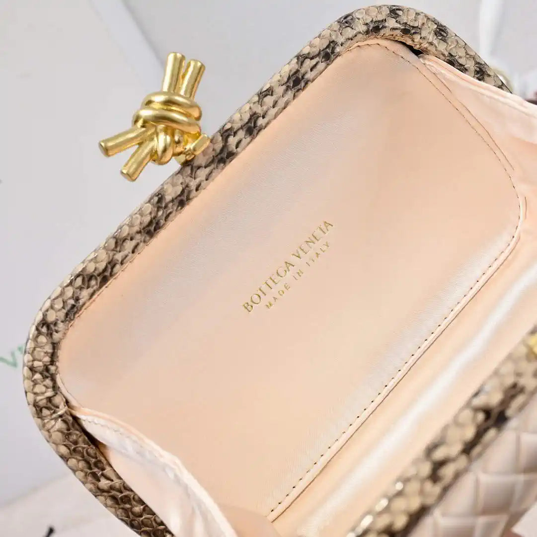Bottega Veneta BV 717622V01D12929 Knot BV10132