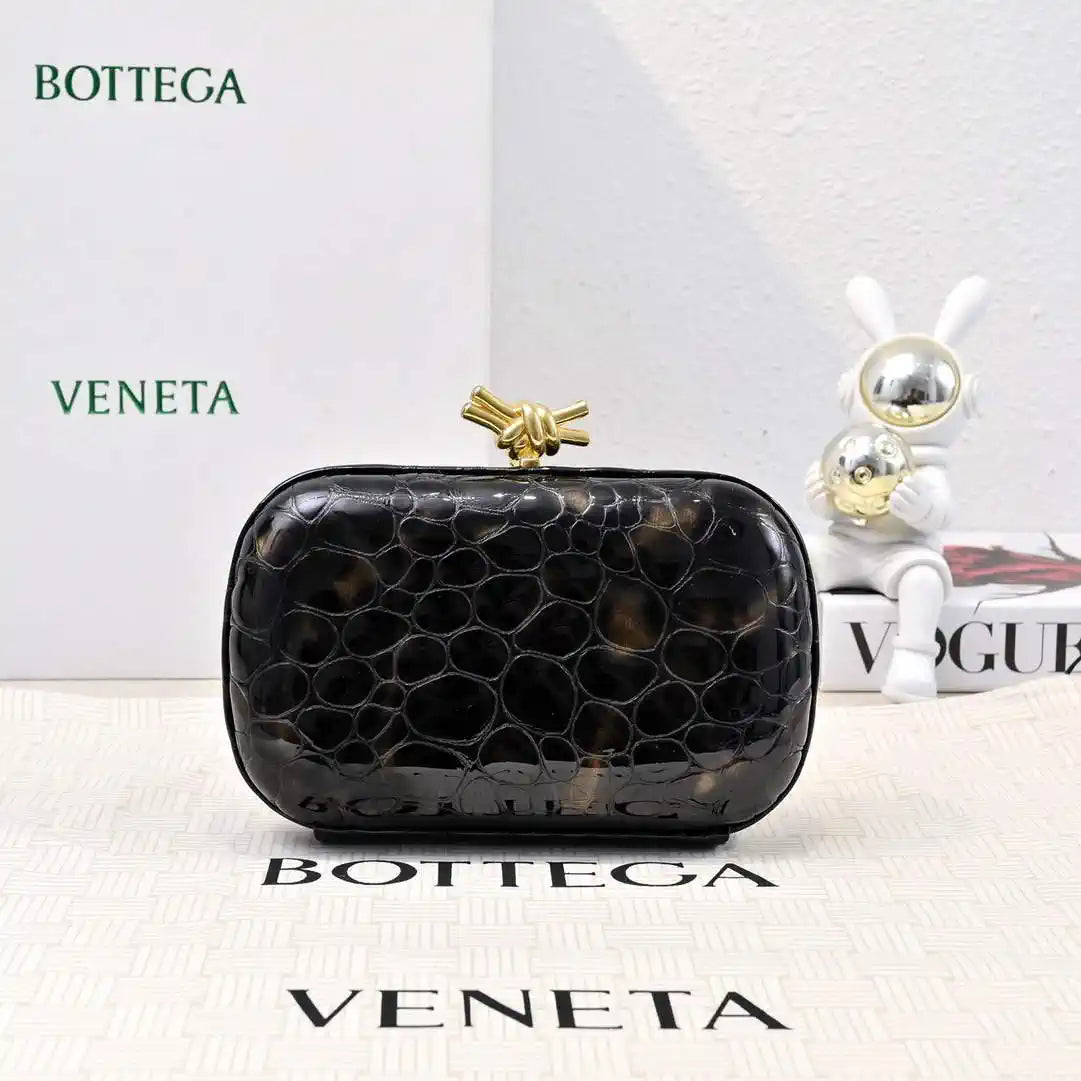 Bottega Veneta BV 717622V01D12929 Knot Pearlescent crocodile pattern BV10140