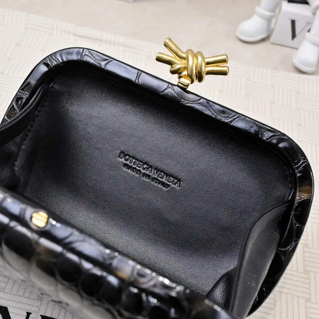 Bottega Veneta BV 717622V01D12929 Knot Pearlescent crocodile pattern BV10140