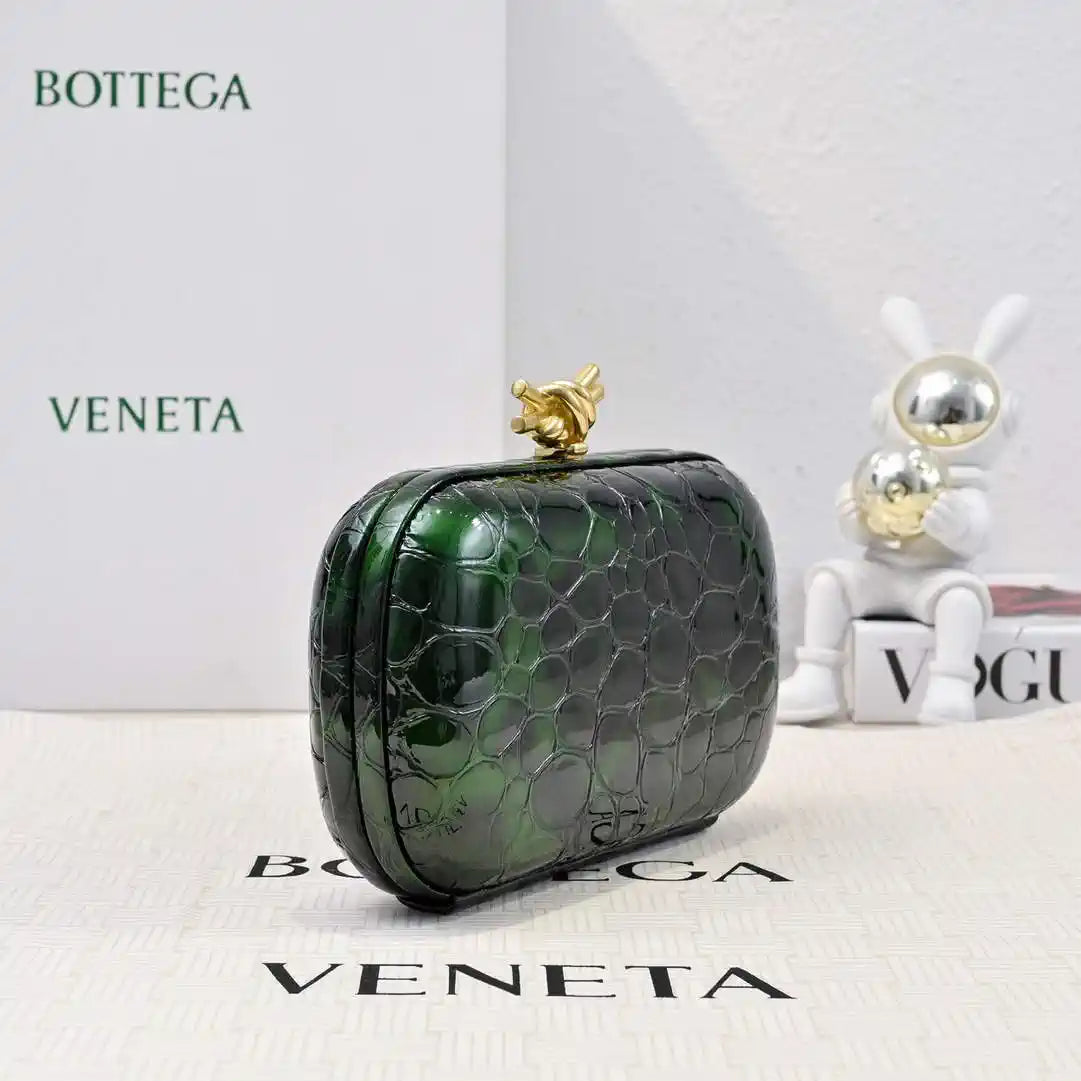Bottega Veneta BV 717622V01D12929 Knot Pearlescent crocodile pattern BV10141