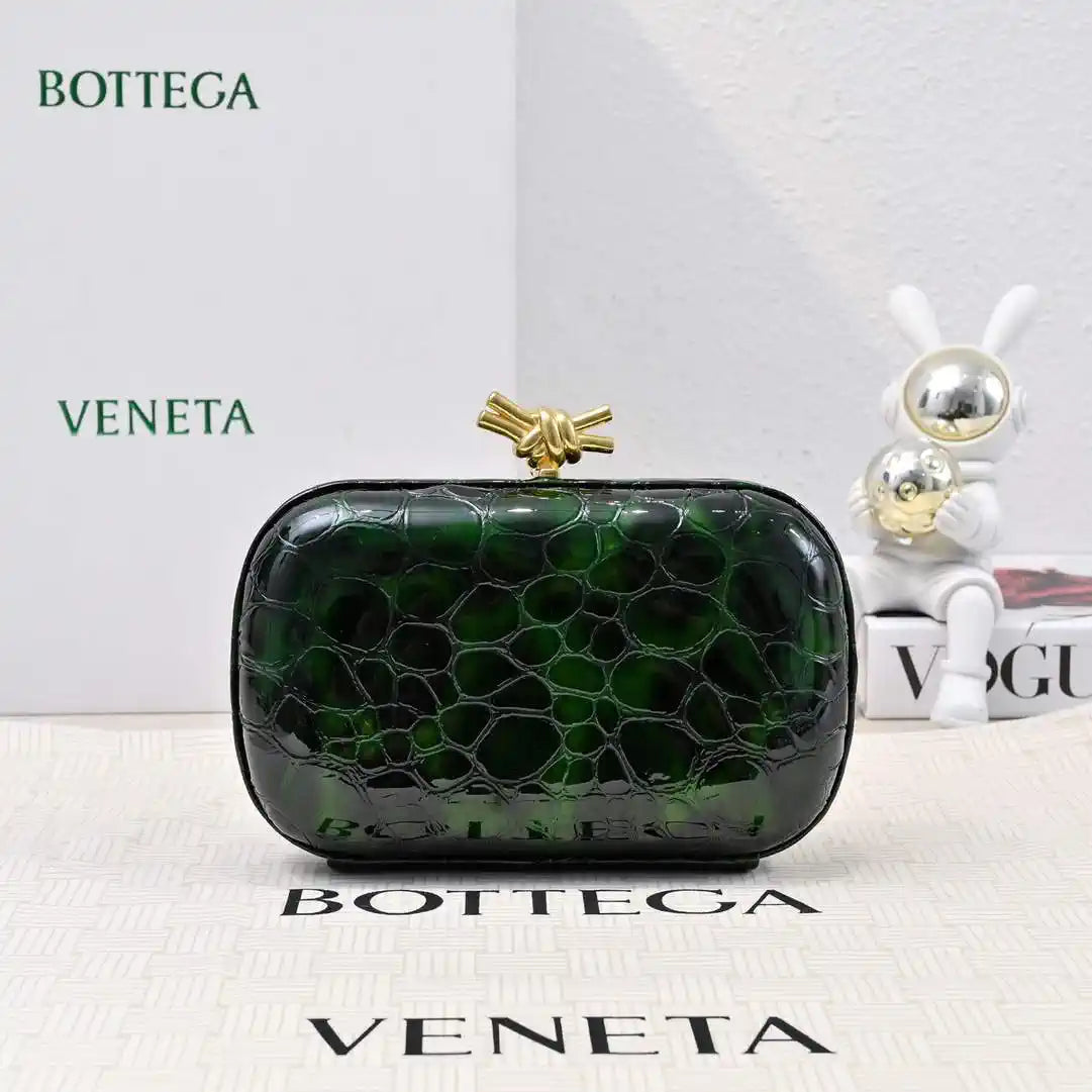 Bottega Veneta BV 717622V01D12929 Knot Pearlescent crocodile pattern BV10141