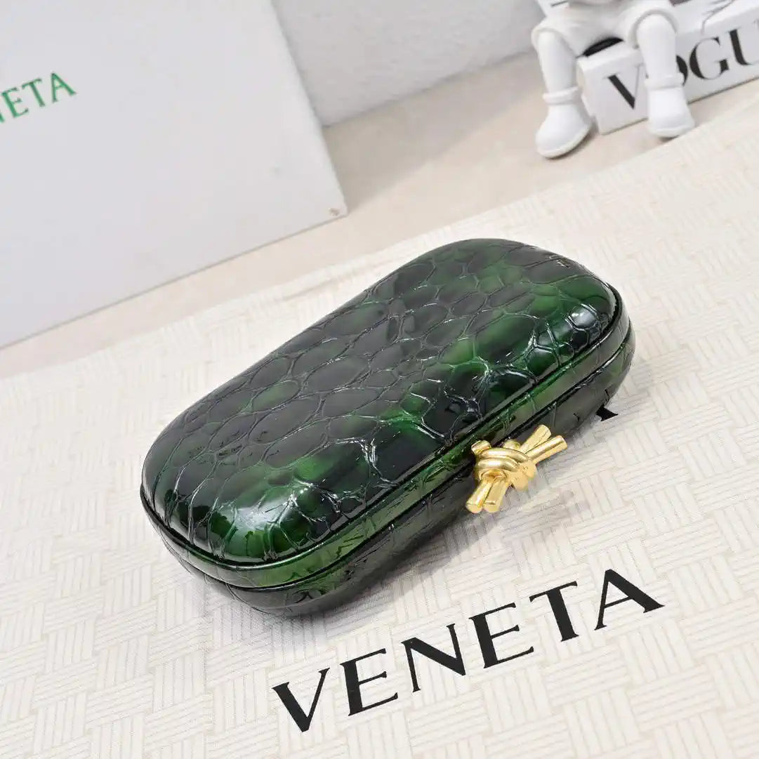 Bottega Veneta BV 717622V01D12929 Knot Pearlescent crocodile pattern BV10141