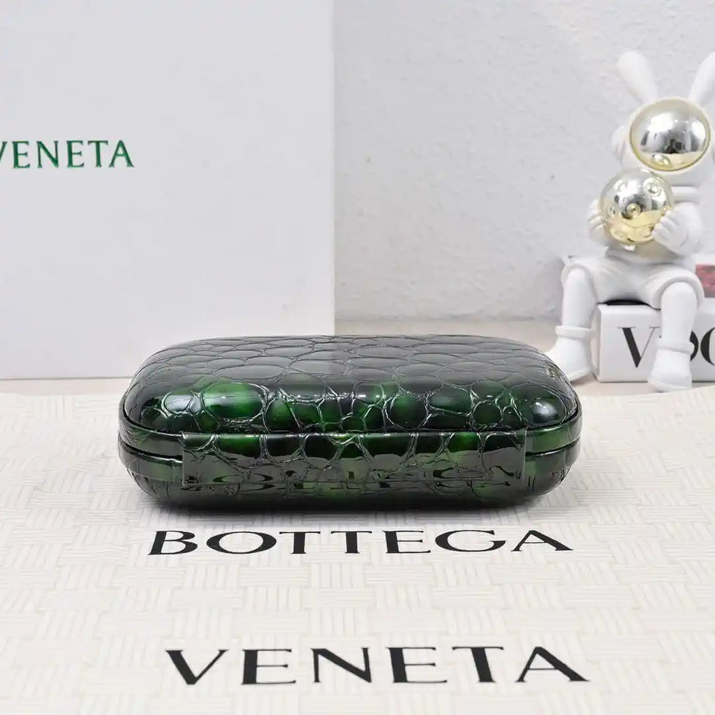 Bottega Veneta BV 717622V01D12929 Knot Pearlescent crocodile pattern BV10141