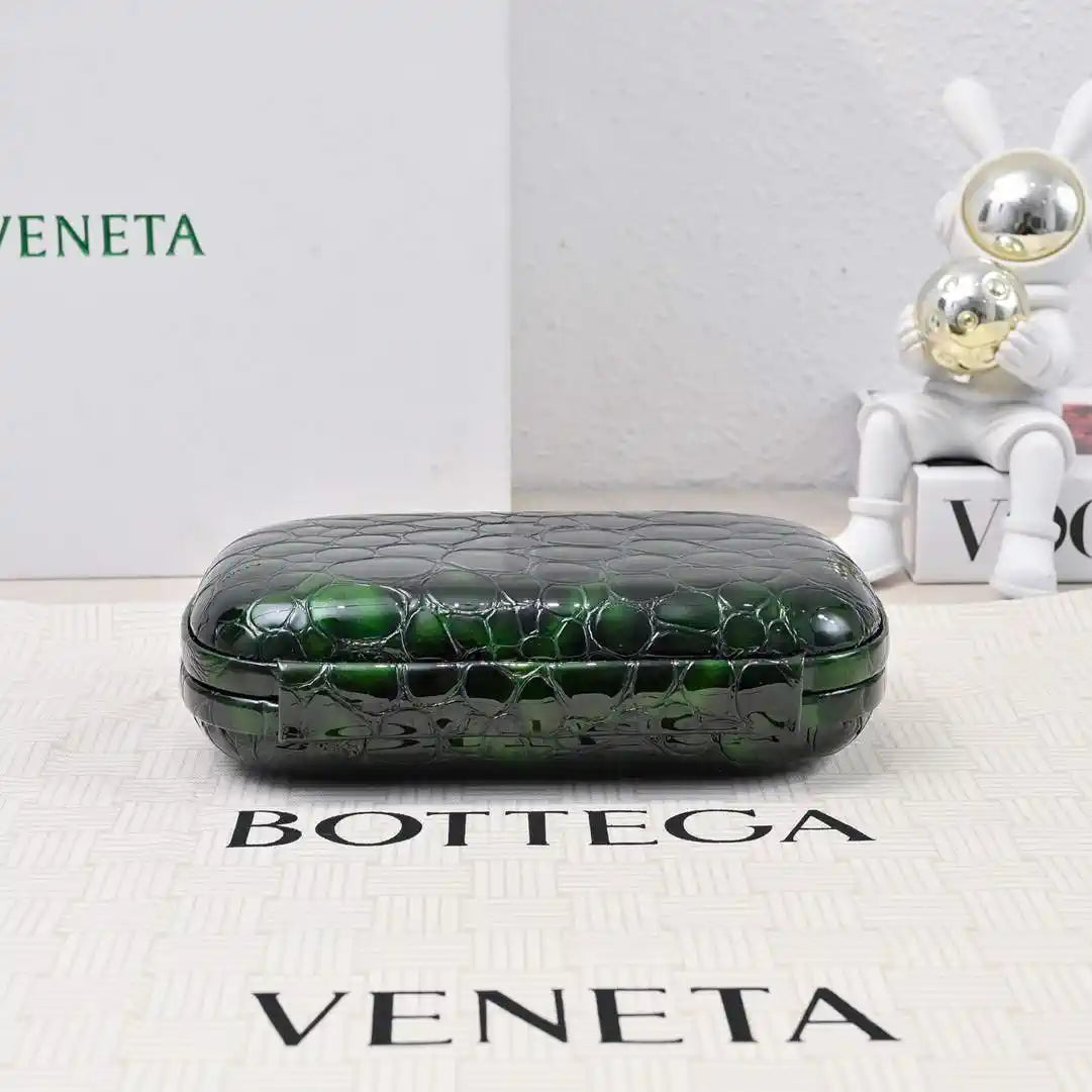 Bottega Veneta BV 717622V01D12929 Knot Pearlescent crocodile pattern BV10141